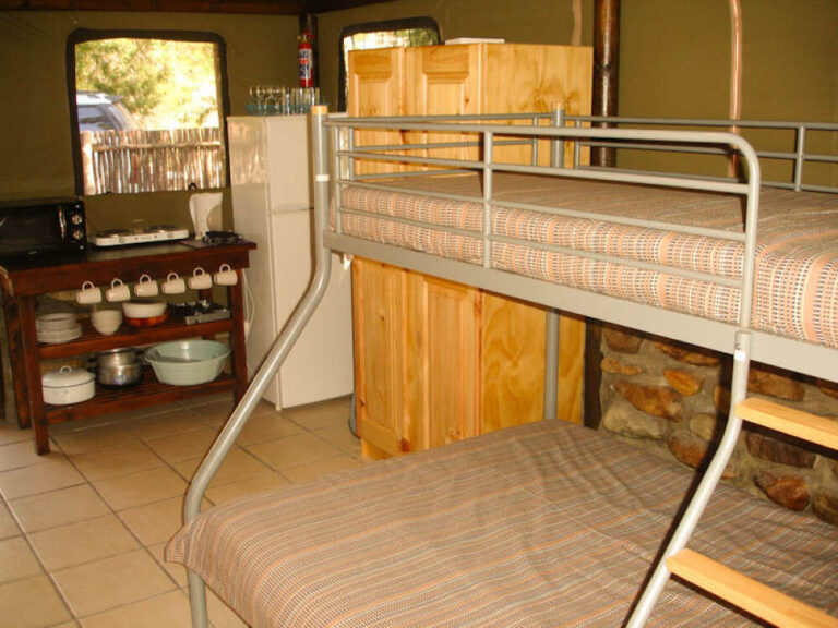 962 Chalets 6 sleeper tent houses 2 768x576