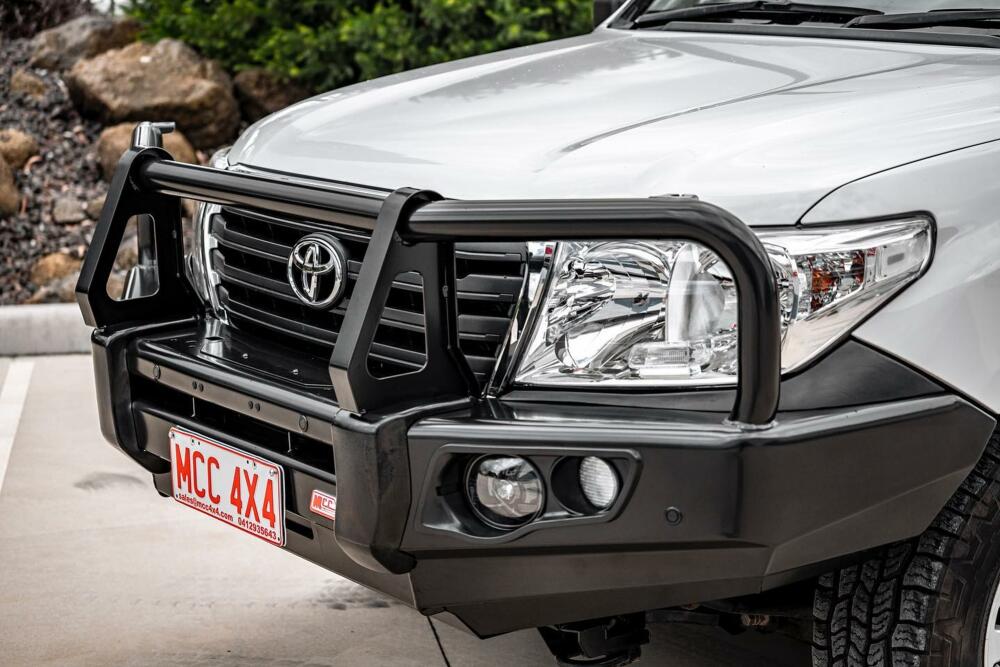 1372 Products POSTLC20008TOYOTALANDCRUISER200SERIES2008 2015MCCBULLBAR28529