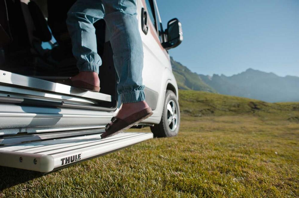 1399 Product Photos Thule LS Security Step 12V Single 460 550 camping 308768 308767