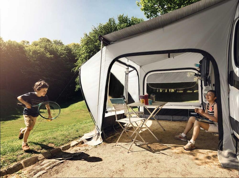 1399 Product Photos Thule LS Tents QuickFit camping park 02 30xxxx