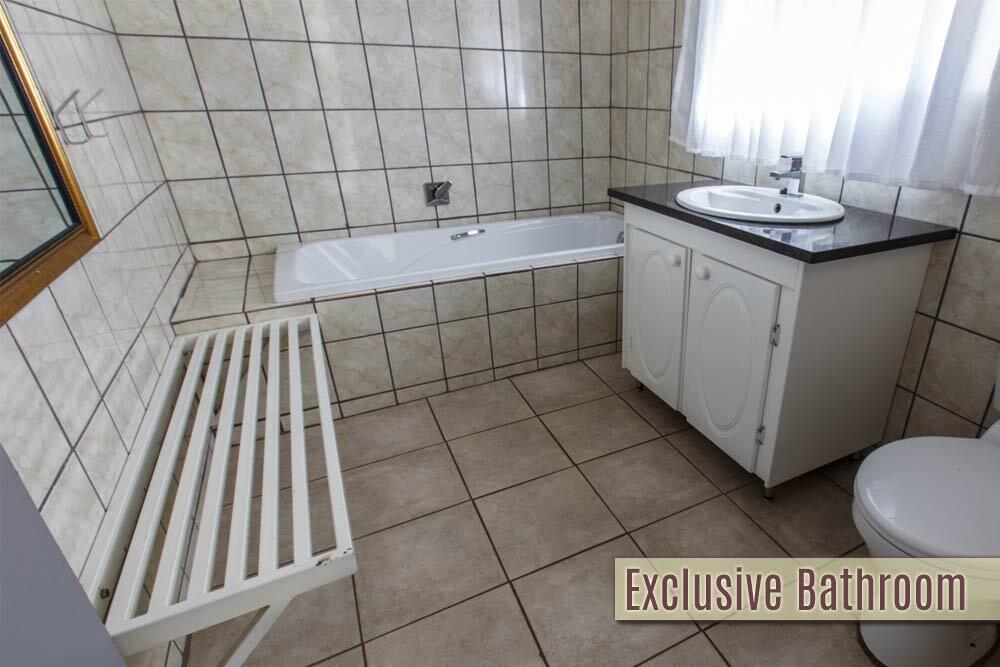 867 Camping Photos ExclusiveBathroom1
