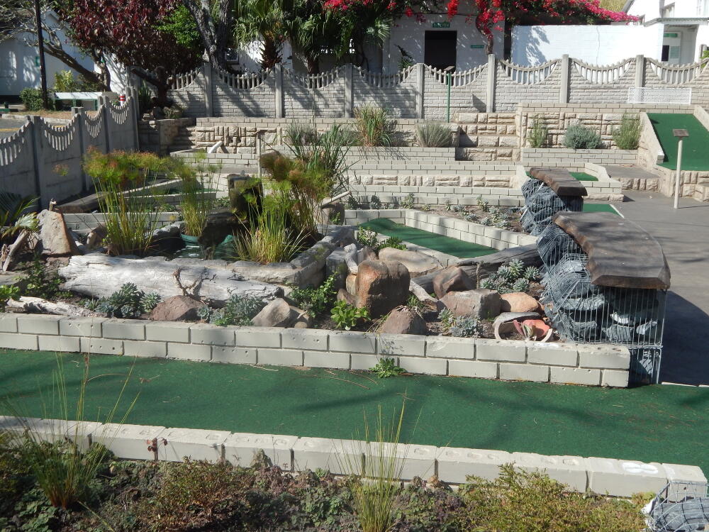 964 Leisure Photos PuttPutt28529